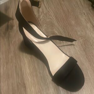 Elegant Black Women's Shoe